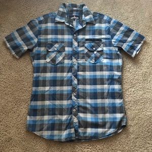 Men’s button up short sleeve shirt